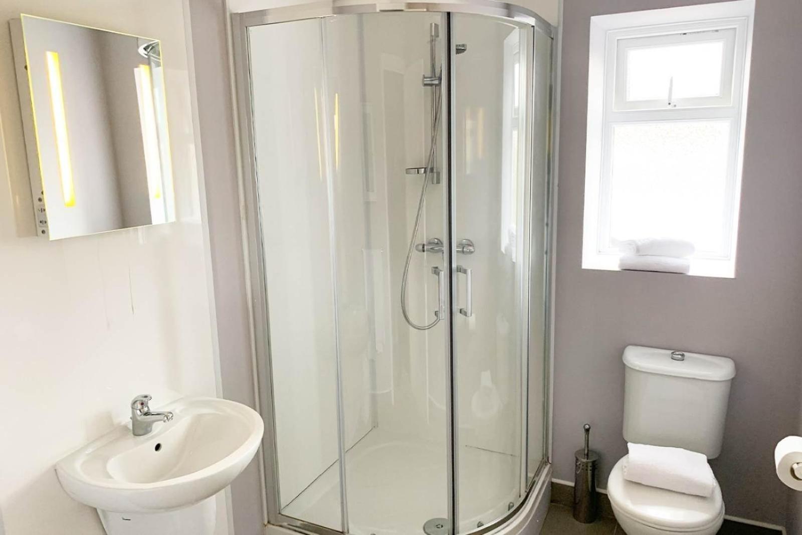 Rathlin Apartment - 2 Bedroom With Hot Tub Ballycastle Eksteriør bilde